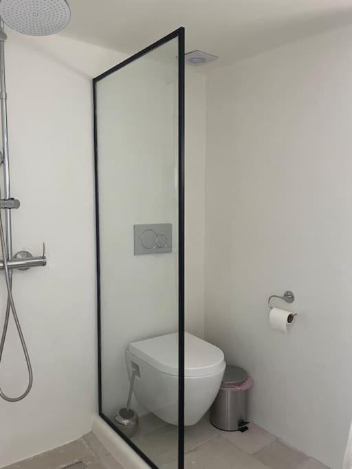 Cozy, Spacious, Newly Renovated Flat In Adamas Εξωτερικό φωτογραφία