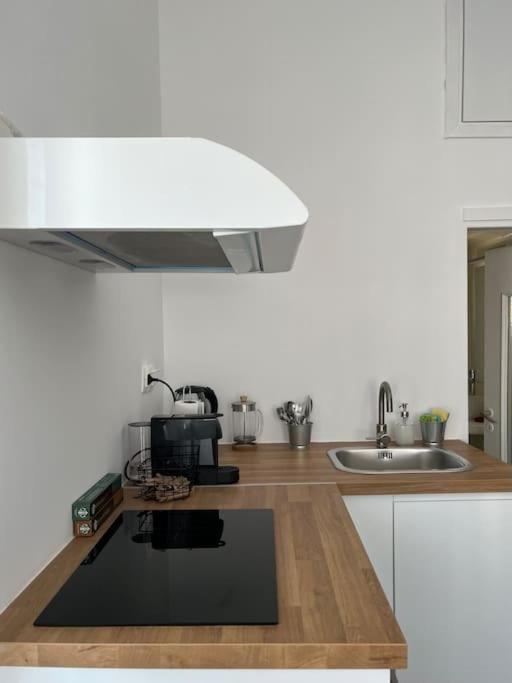 Cozy, Spacious, Newly Renovated Flat In Adamas Εξωτερικό φωτογραφία