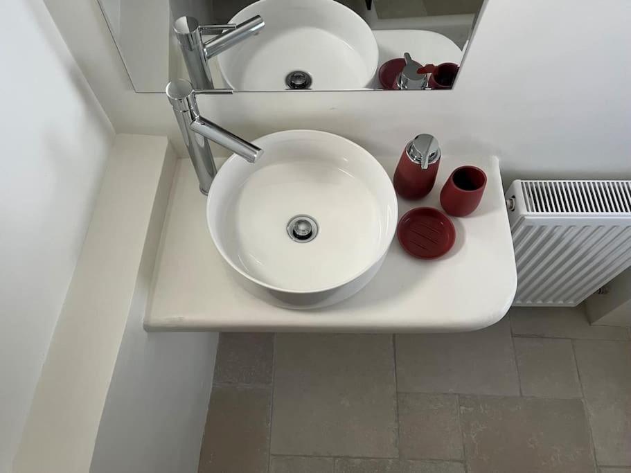 Cozy, Spacious, Newly Renovated Flat In Adamas Εξωτερικό φωτογραφία
